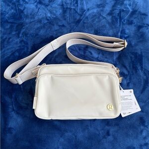 Lululemon Everywhere Crossbody Bag. Large/3L